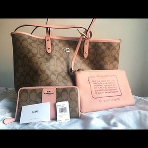 💯 Authentic Irreversible Coach Set w. Wallet